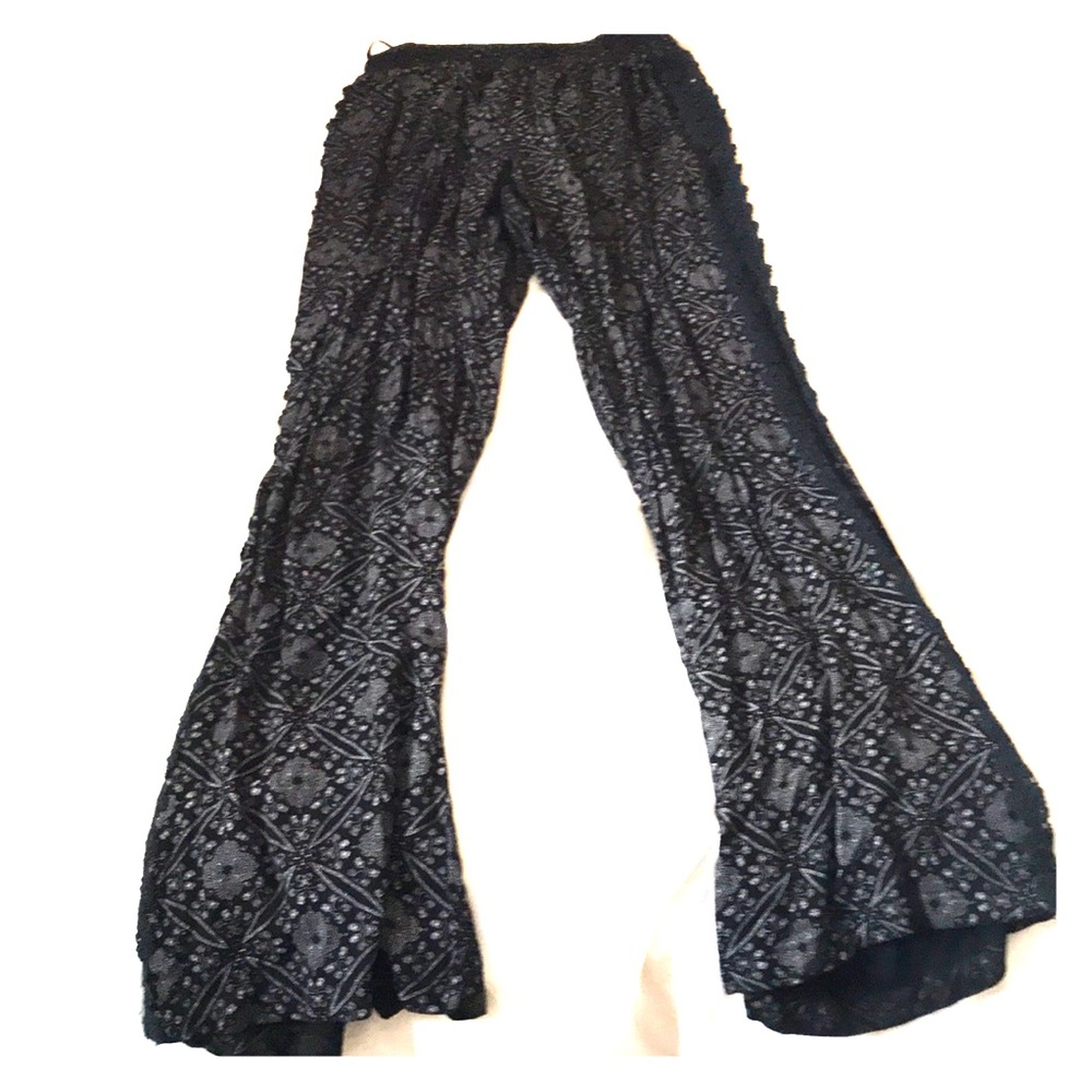 LA hearts pants. Size M